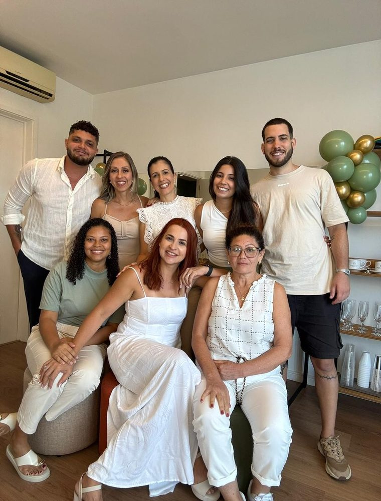 A equipe do Instituto Ana Paula Barbosa reunida na recepção